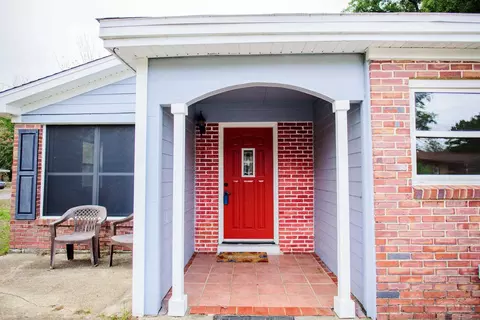 6401 Beauclair Dr, Pensacola, FL 32504