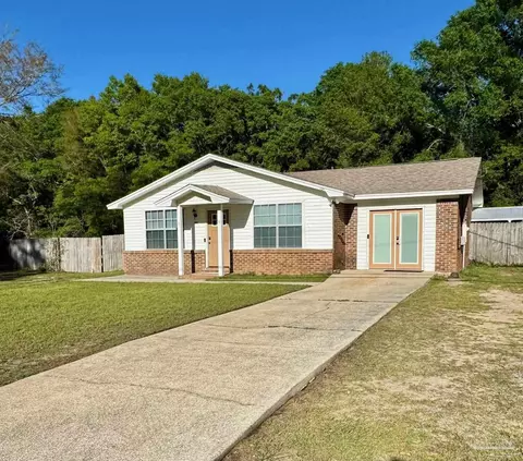 5884 Locust St, Milton, FL 32570 photo 1