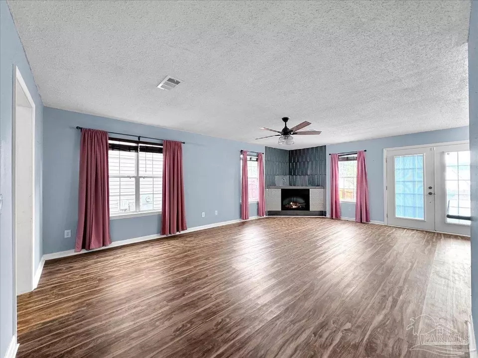 3392 Two Sisters Way, Pensacola, FL 32505 47 Photos Movoto