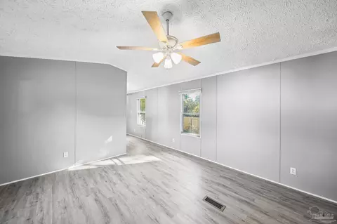 8520 Elbert St, Pensacola, FL 32514
