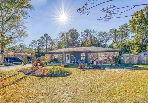 10679 Heatherwood Dr, Pensacola, FL 32506