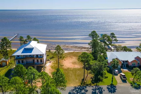 1172 Oyster Bay Dr, Milton, FL 32583