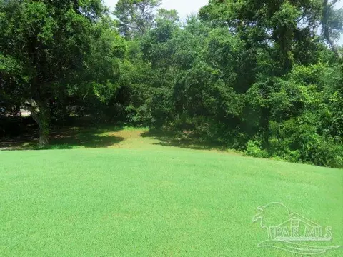 2786 Muirfield Dr, Navarre, FL 32566