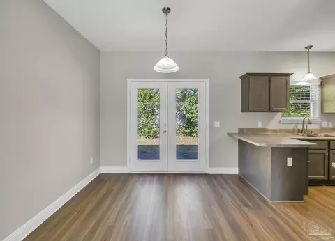 Kitchen - 151 Mintz Ln, Cantonment, FL 32533 photo 11 of 13