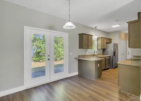 Kitchen - 151 Mintz Ln, Cantonment, FL 32533 photo 12 of 13