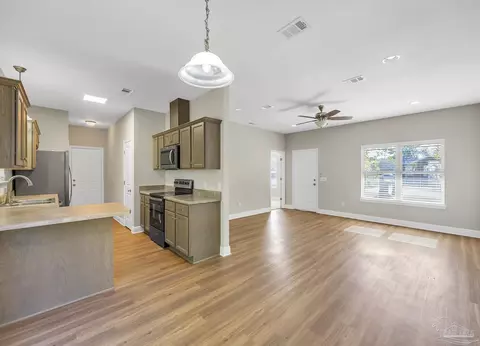 151 Mintz Ln, Cantonment, FL 32533