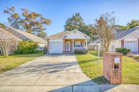 5806 Last Big Tree Ln, Pensacola, FL 32505