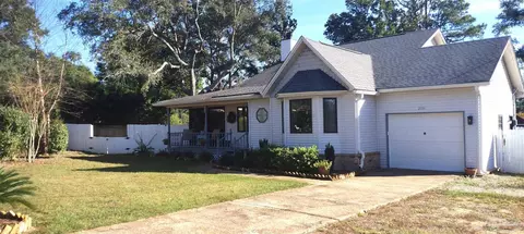 2761 Manuel Cir, Lillian, AL 36549