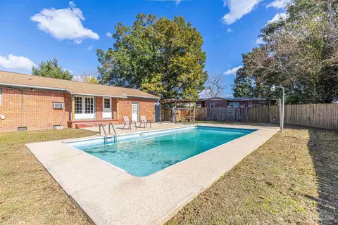 6577 Outer Dr, Milton, FL 32570