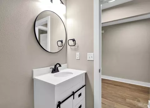 Bath - 4725 Integrity Ct, Milton, FL 32570 photo 5 of 6
