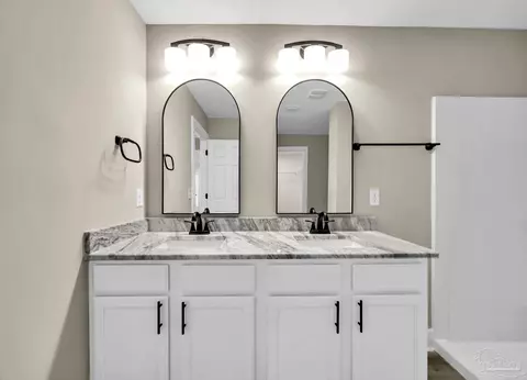Bath - 4725 Integrity Ct, Milton, FL 32570 photo 1 of 6