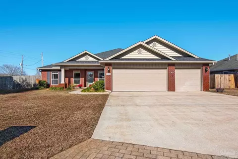 9618 Meadow Wood Ln, Navarre, FL 32566