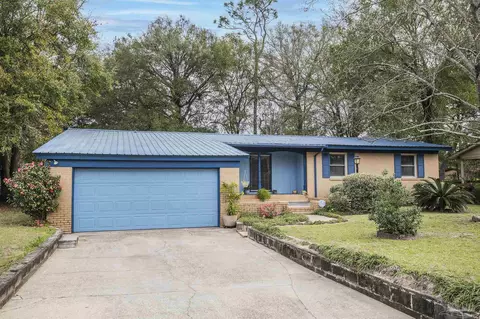 3850 Summer Dr, Pensacola, FL 32504
