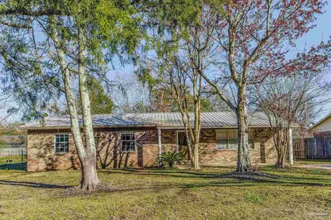 7504 Wilshire Rd, Pensacola, FL 32526