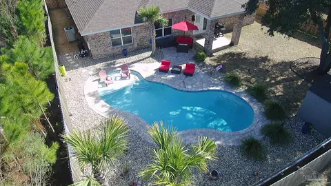 2243 Chapparal St, Navarre, FL 32566