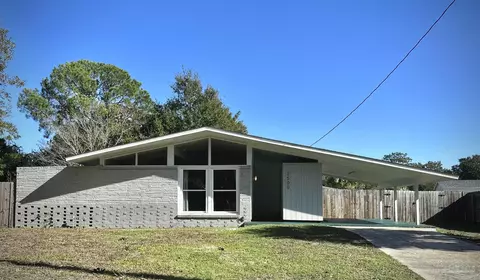 3500 Seabreeze Dr, Pensacola, FL 32503