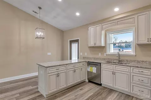 Kitchen - 2763 Garcon Point Rd, Milton, FL 32583 photo 3 of 4