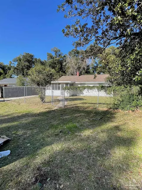 112 Alice St, Pensacola, FL 32505