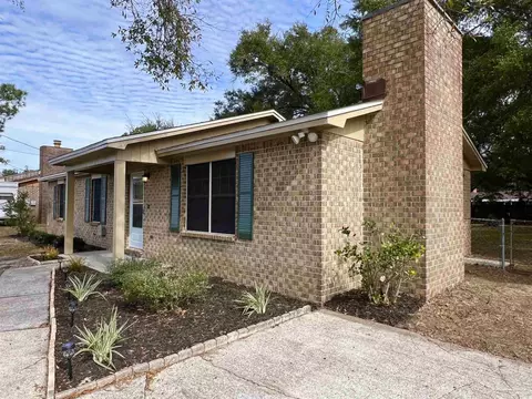 2834 Godwin Ln, Pensacola, FL 32526