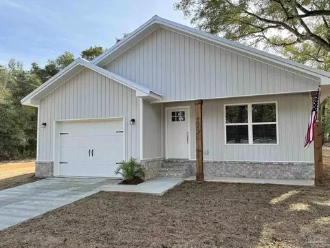 4423 Oak Ln, Milton, FL 32583