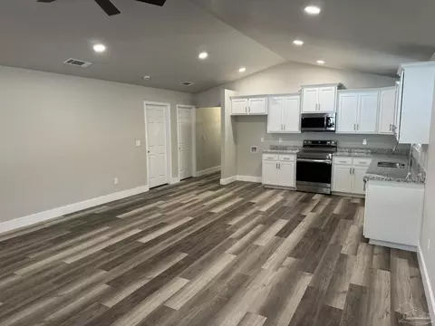 4423 Oak Ln, Milton, FL 32583 photo 9