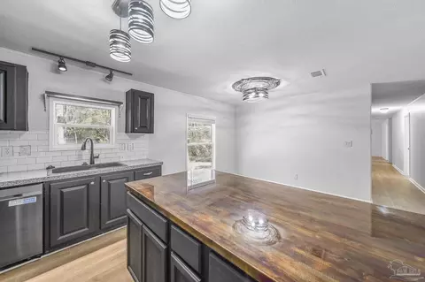 5985 Chardee Rd, Crestview, FL 32539 photo 9
