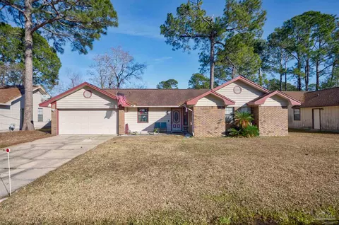 1615 W Campbell Dr, Fort Walton Beach, FL 32547