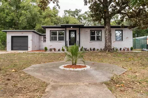 13 Srant Dr, Pensacola, FL 32506