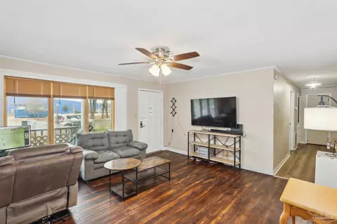 6913 Melanie Dr, Pensacola, FL 32505