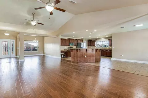 4818 Perspective Dr, Milton, FL 32570 photo 4