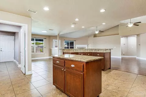 4818 Perspective Dr, Milton, FL 32570 photo 11