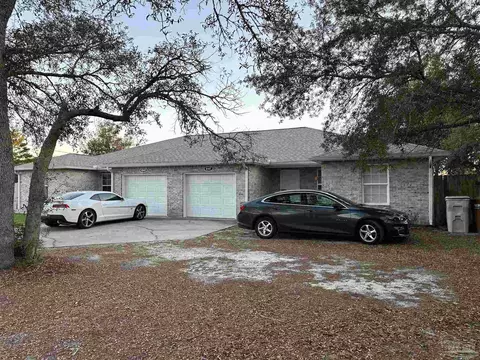 8549 8547 Laredo St, Navarre, FL 32566