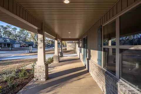 Exterior - 5950 Parsonage Cir, Milton, FL 32570 photo 2 of 3