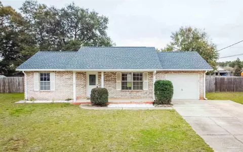 5256 Richardson St, Milton, FL 32570