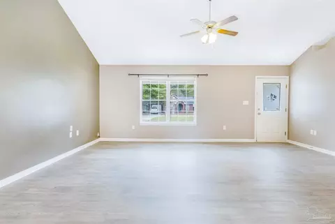 5256 Richardson St, Milton, FL 32570 photo 9