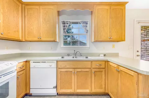 5256 Richardson St, Milton, FL 32570 photo 11