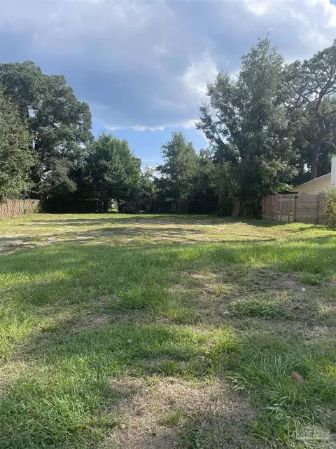 1757 E Hayes St, Pensacola, FL 32503