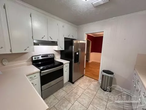 131 Upton Rd, Century, FL 32535 photo 3