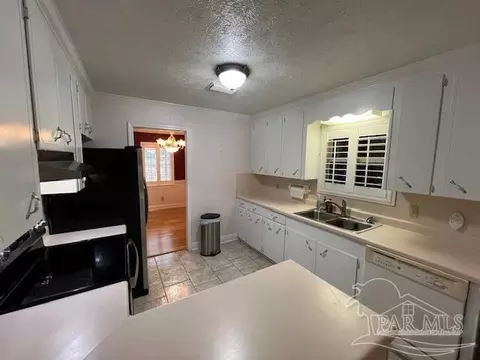 131 Upton Rd, Century, FL 32535 photo 4