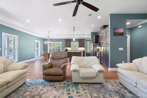 Living - 5146 Willard Norris Rd, Milton, FL 32570 photo 5 of 5
