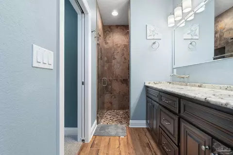 Bath - 5146 Willard Norris Rd, Milton, FL 32570 photo 3 of 3