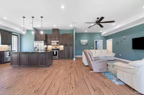 Living - 5146 Willard Norris Rd, Milton, FL 32570 photo 4 of 5
