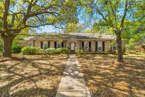 732 Mound Cir, Gulf Breeze, FL 32561
