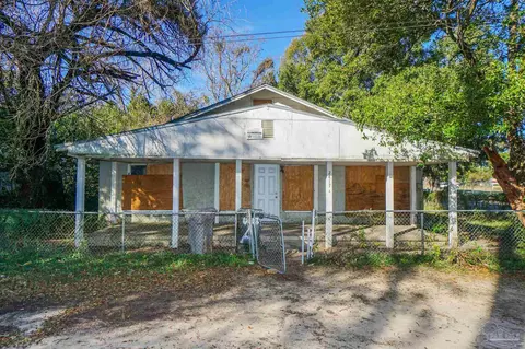 2417 N V St #A, Pensacola, FL 32506