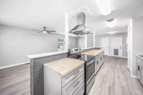 3250 Adrian Rd, Pensacola, FL 32504