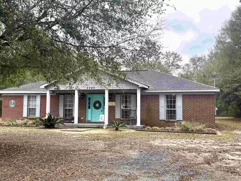 5565 Woodridge Dr, Milton, FL 32570