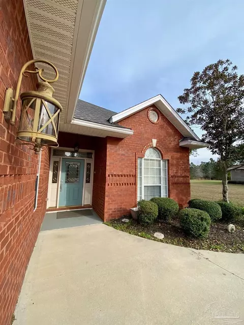 Exterior - 3128 Strathauer Rd, Milton, FL 32583 photo 4 of 10