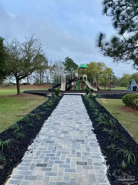 Exterior - 3128 Strathauer Rd, Milton, FL 32583 photo 9 of 10