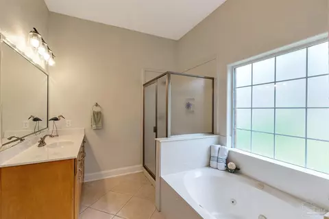 Bath - 3128 Strathauer Rd, Milton, FL 32583 photo 1 of 3