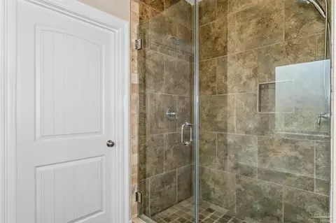 Bath - 1090 Iron Forge Rd, Cantonment, FL 32533 photo 5 of 6
